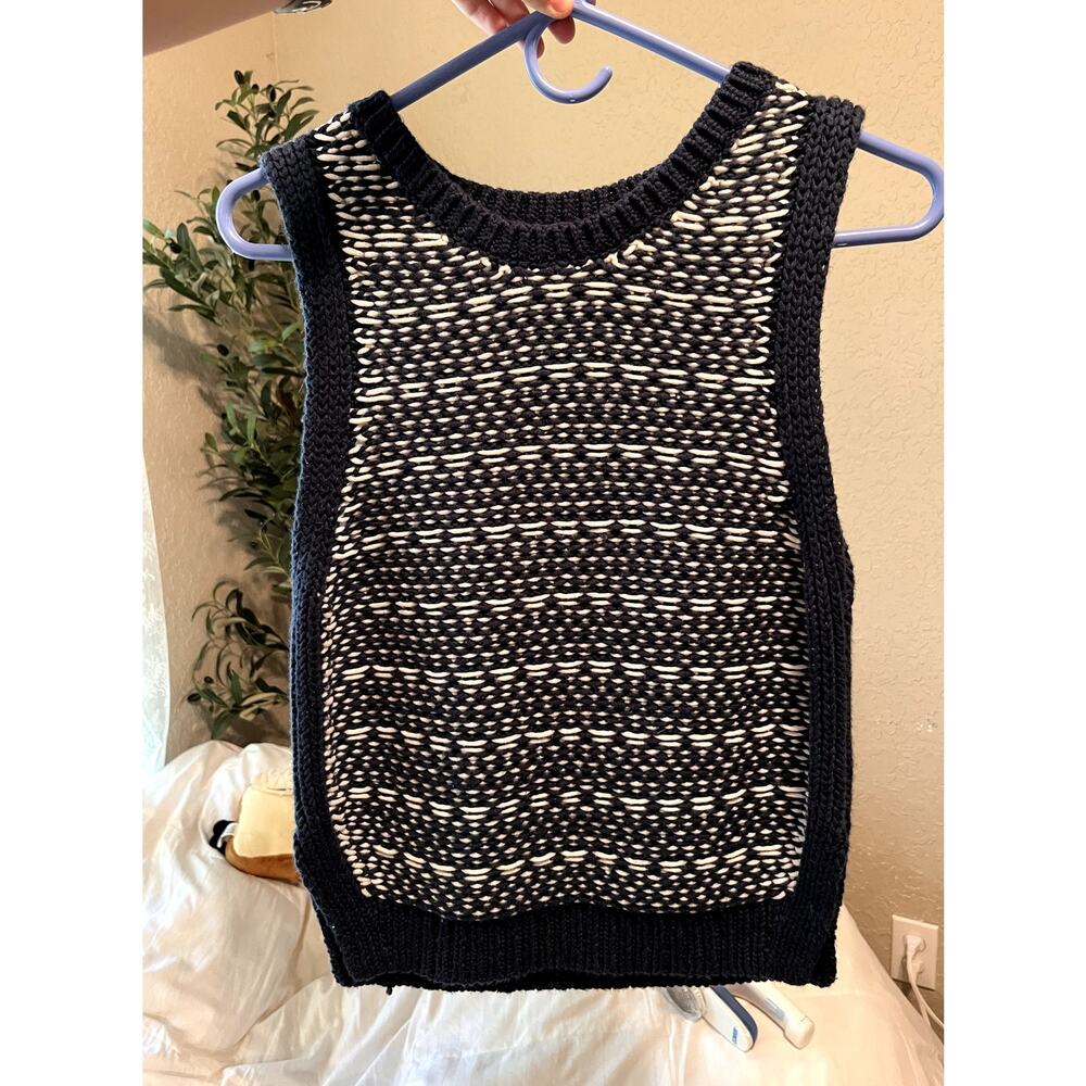 Moth Navy & Cream Textured Knit Sweater Vest (Fits XS–S)